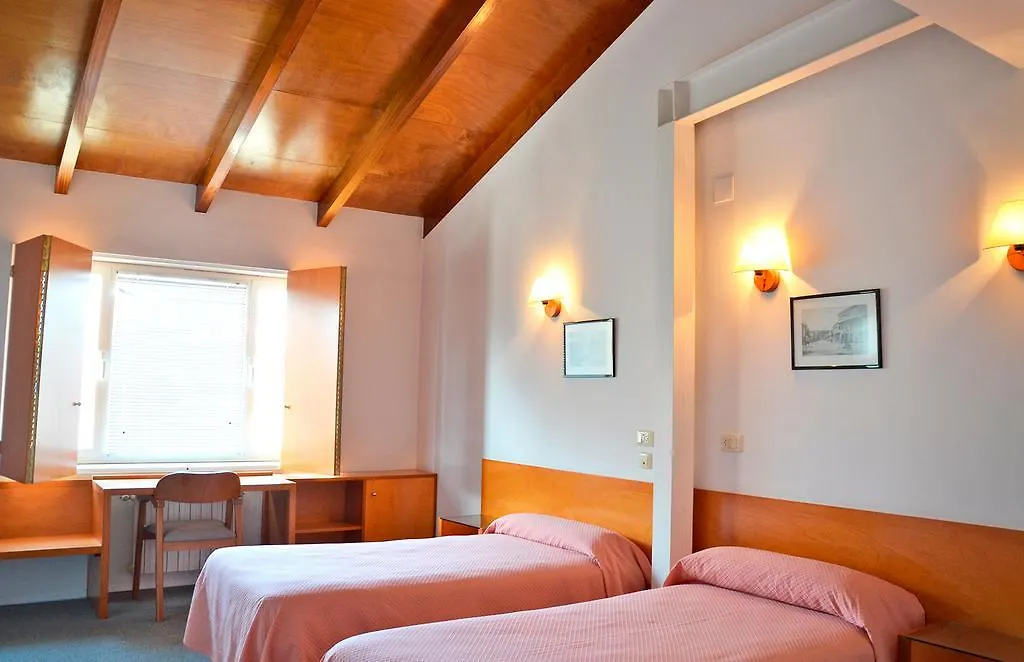 Hostal La Viuda-1